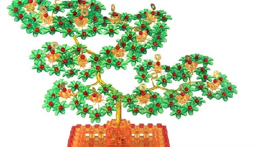 1月19日，純手工串珠項(xiàng)目，居家專兼職的好副業(yè)，靈活就業(yè)手工，手工之家堅(jiān)持對(duì)傳統(tǒng)手工文化的傳承和創(chuàng)新，圖為勵(lì)志珠珠繡串珠手工產(chǎn)品剪影