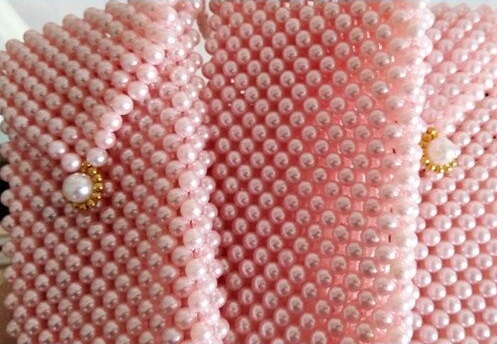2月6日，帶回家做的手工項目，在家兼職手工，手工之家的合作方式好，加工銷售能一起做，圖為勵志珠珠繡串珠手工產(chǎn)品剪影