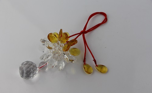 3月31日，帶回家做的手工副業(yè)，在家做飾品加工廠掙錢，在手工之家，幾個特點決定純手工項目適合靈活就業(yè)創(chuàng)業(yè)，圖為勵志珠珠繡串珠手工產(chǎn)品剪影