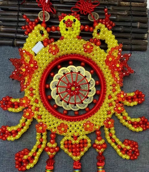 4月3日，手工加工回收項目，居家靈活就業(yè)創(chuàng)業(yè)好副業(yè)，手工之家的服務好是指哪些方面，圖為勵志珠珠繡串珠手工產(chǎn)品剪影