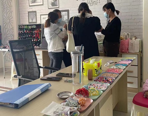 手工活外發(fā)加工，怎么做蕞賺錢(qián)，開(kāi)個(gè)小型飾品加工廠是不錯(cuò)的選擇