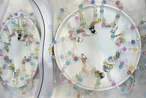 4月25日，在家做兼職的正規(guī)平臺，與家人一起做的靈活就業(yè)掙錢的副業(yè)，在手工之家產(chǎn)品為什么選擇多，圖為勵志珠珠繡串珠手工產(chǎn)品剪影