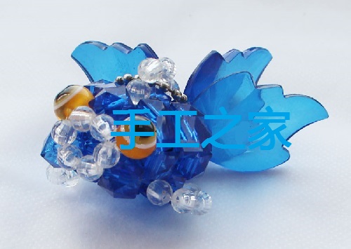 5月10日，在家兼職手工活，帶回家做的手工項(xiàng)目，在手工之家，為什么大家的收入有時(shí)差別那么大？圖為勵(lì)志珠珠繡串珠手工產(chǎn)品剪影