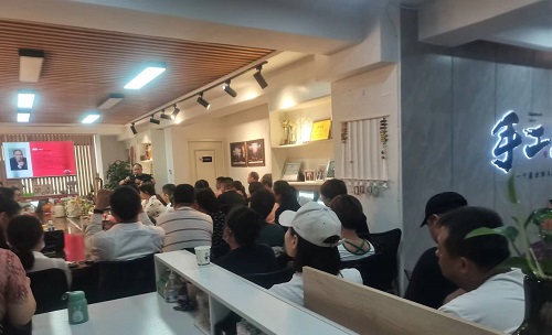 飾品加工廠+移動潮品店，讓大家一起做手工掙錢 ------ 記石家莊項目考察團隊到手工之家考察合作