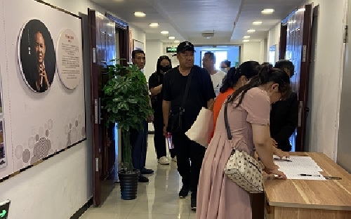 飾品加工廠+移動潮品店，讓大家一起做手工掙錢 ------ 記石家莊項目考察團隊到手工之家考察合作