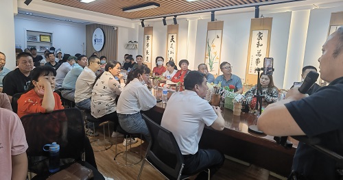 飾品加工廠+移動潮品店，讓大家一起做手工掙錢 ------ 記石家莊項目考察團隊到手工之家考察合作