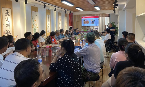 飾品加工廠+移動潮品店，讓大家一起做手工掙錢 ------ 記石家莊項目考察團隊到手工之家考察合作