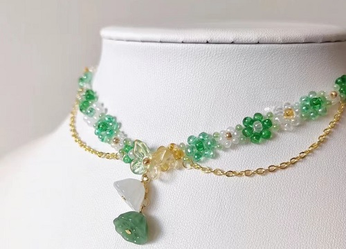 6月15日，手工活外發(fā)加工可靠嗎，靈活就業(yè)創(chuàng)業(yè)，飾品加工廠，在手工之家，為什么非常重視創(chuàng)新，圖為勵(lì)志珠珠繡串珠手工產(chǎn)品剪影