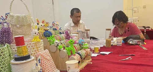 山東69歲崔大媽來手工之家考察學(xué)習(xí)合作，為什么做的比很多人都要強(qiáng)