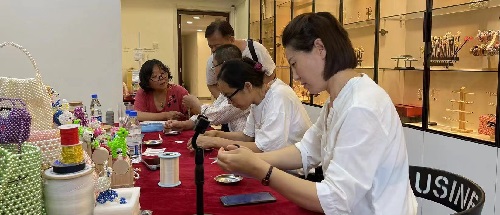 有朋自遠(yuǎn)方來(lái)，只為手工而相聚 ------ 記石家莊和甘肅的朋友來(lái)到手工之家學(xué)習(xí)考察