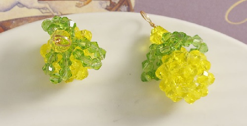 7月14日，手工活兼職招聘信息，居家靈活就業(yè)副業(yè)，開飾品加工廠，合作手工之家的服務(wù)內(nèi)容是什么，圖為串珠米珠繡手工產(chǎn)品剪影