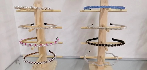 7月9日，手工活拿回家做在哪里找，外發(fā)加工接單平臺，在家做手工，開手工加工廠，在手工之家，創(chuàng)新不僅全面而且始終堅(jiān)持，圖為串珠米珠繡純手工產(chǎn)品剪影