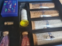 陪著家人還能掙錢，那就在家做手工活加工