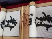 7月6日，手工活拿回家做，代加工手工活，手工之家的非遺傳統(tǒng)手工珠繡給人榮譽(yù)感、成就感，圖為勵(lì)志珠珠繡串珠手工產(chǎn)品剪影