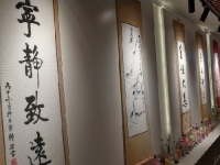 8月2日，拿回家做的手工活，手工串珠兼職，時間長、歷史久對于手工之家來說，是證明，也是一種實力，圖為勵志珠珠繡串珠手工產(chǎn)品剪影