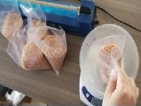 8月12日， 在家做的手工活正規(guī)平臺，在家做手工兼職，大家喜歡手工之家是因為了解和信任，圖為勵志珠珠繡串珠手工材料相關(guān)剪影 