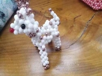 10月14日，純手工活外發(fā)加工項(xiàng)目，附近手工活拿回家做，手工之家和珠繡串珠手工優(yōu)勢(shì)明顯，圖為勵(lì)志珠珠繡串珠手工產(chǎn)品剪影