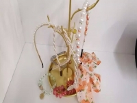 10月16日，農(nóng)村手工活加工項(xiàng)目，可靠的手工活外發(fā)，與手工之家合作，放心居家掙錢，圖為勵(lì)志珠珠繡串珠手工產(chǎn)品剪影