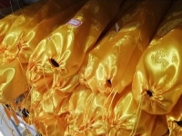 10月27日，靠譜的手工加工項(xiàng)目，在家做串珠手工掙錢，手工之家的手工項(xiàng)目很人性化，圖為勵(lì)志珠珠繡串珠手工產(chǎn)品剪影