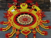 4月3日，手工加工回收項目，居家靈活就業(yè)創(chuàng)業(yè)好副業(yè)，手工之家的服務(wù)好是指哪些方面，圖為勵志珠珠繡串珠手工產(chǎn)品剪影