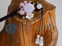 5月25日，在家做的手工活正規(guī)平臺 拿回家做的手工項(xiàng)目，手工之家的成品銷售為手工事業(yè)保駕護(hù)航，圖為勵(lì)志珠珠繡串珠手工產(chǎn)品剪影