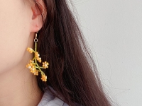 7月19日，可在家做的兼職手工活，想接正規(guī)廠家的手工項(xiàng)目，開飾品加工廠，放心在家做手工副業(yè)，與手工之家合作，加工好的合格產(chǎn)品有兩條出路，圖為串珠米珠繡手工產(chǎn)品剪影