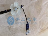 10月8日，手工活接單平臺，靈活就業(yè)的手工，開飾品加工廠，選擇手工之家的人越來越多，都做什么掙錢，圖為串珠米珠繡手工產(chǎn)品剪影