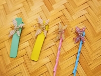 1月27日，附近有沒有兼職手工活，居家靈活就業(yè)的好副業(yè)，開飾品加工廠，手工之家長(zhǎng)久穩(wěn)定讓大家放心，圖為串珠純手工產(chǎn)品剪影
