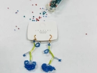 8月29日，手工活兼職招聘信息，在家做串珠手工項(xiàng)目掙錢，做手工傳承官，在手工之家，要多掙錢，每一種合作都需要認(rèn)真對(duì)待，圖為串珠米珠繡純手工產(chǎn)品剪影