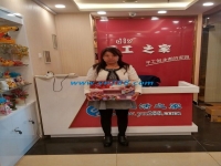 邯鄲磁縣韓女士來手工活之家考察，找到正規(guī)可靠的手工活串珠