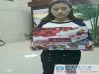 河南新鄉(xiāng)農(nóng)村寶媽任女士在家?guī)殞氈嘤肿鍪止せ钯嶅X(qián)補(bǔ)貼家用