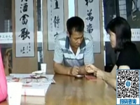李先生來(lái)手工之家現(xiàn)場(chǎng)練習(xí)珠繡針?lè)ǎ托恼J(rèn)真的態(tài)度值得佩服