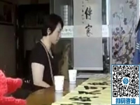 這位美女姐姐到手工活之家考察，對各個環(huán)節(jié)都咨詢得很到位