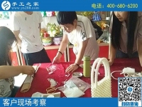 8月22日，想接正規(guī)廠家的手工活，很多人選擇這個(gè)沒(méi)有門檻的手工活，手工之家接待考察加工客戶剪影