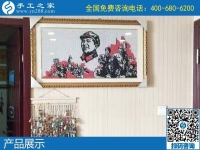 手工之家企業(yè)里掛滿了裝裱好的平面珠繡，大氣、漂亮