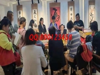 10月12日，簡(jiǎn)單好做，珠繡可以寄到家做的手工活對(duì)加工人員有什么要求？ 圖為手工之家優(yōu)秀繡娘培訓(xùn)會(huì)剪影