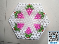 創(chuàng)意串珠小飾品精美環(huán)保時(shí)尚讓許多人愛(ài)不釋手，是居家賺錢(qián)好項(xiàng)目