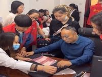 做這里的手工活外發(fā)加工錢賺得快，生活有保障